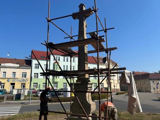 třetí dekáda srpna 2026