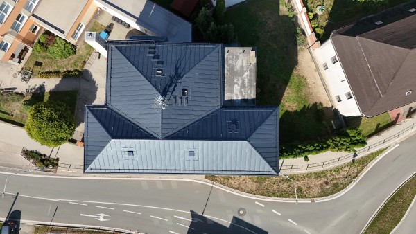 září 2026