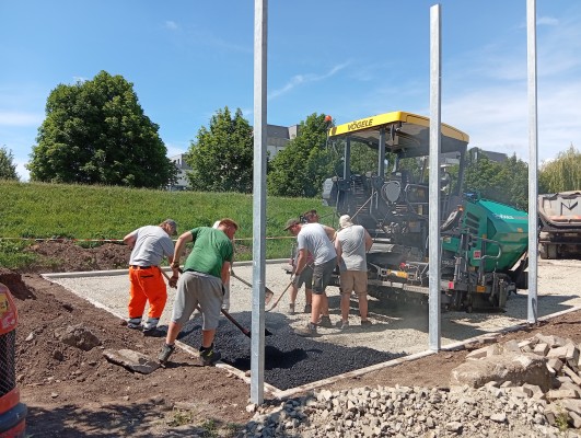 třetí dekáda června 2026 - zahájení asfaltování plochy