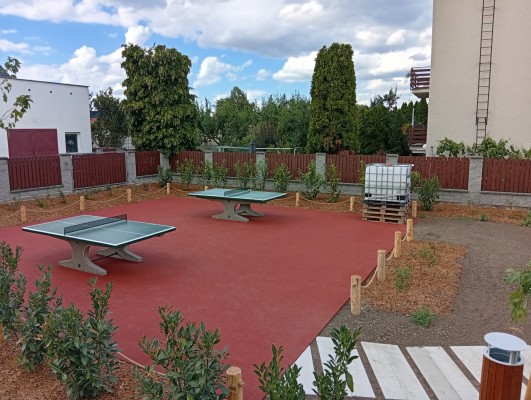třetí dekáda srpna 2026 - prostor pro stolní tenis