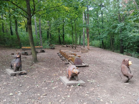 Rozšíření venkovních dřevěných hracích prvků pro děti v biokoridoru Hloučela