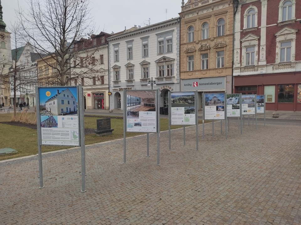 Výstava Má vlast cestami proměn na náměstí TGM