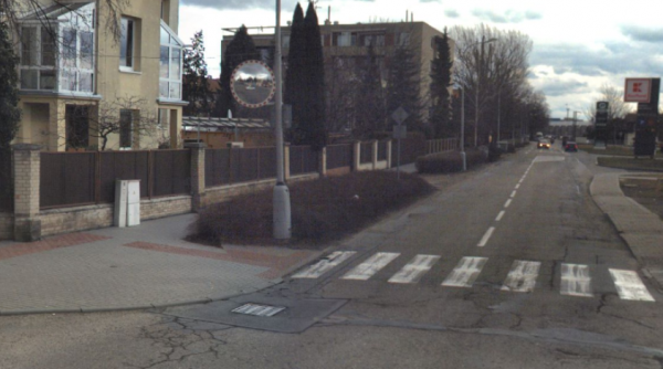 Pohled na přechod přes Okružní ulici