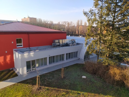 po realizaci - přístup z areálu školy