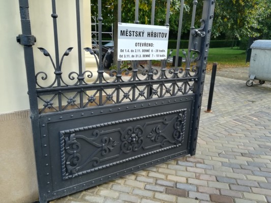 Zrenovovaná brána - září 2022