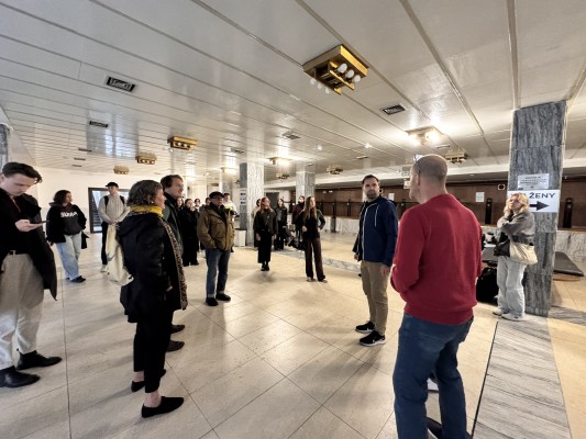Workshop studentů Fakulty architektury - prohlídka objektu Kulturního a společenského centra