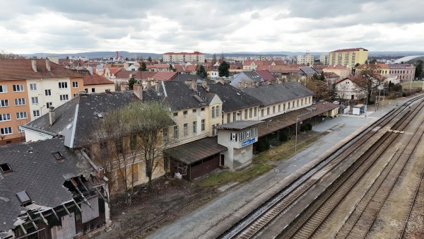 Fotka lokality Místního nádraží z dronu