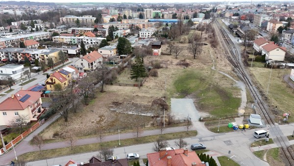 Fotka lokality Místního nádraží z dronu