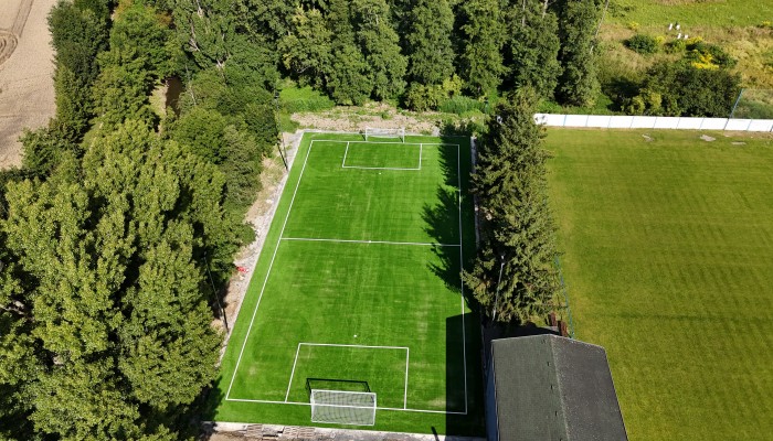 Novostavba fotbalového hřiště ve Vrahovicích