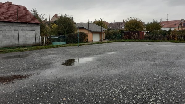 původní stav hřiště