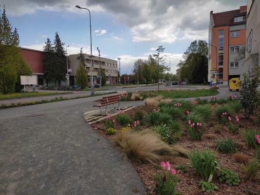 duben 2023 - jaro v prostoru přednádraží