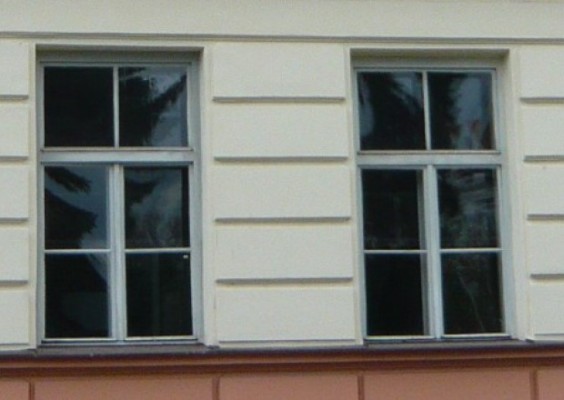 Průběžné oplechování okenních parapetů