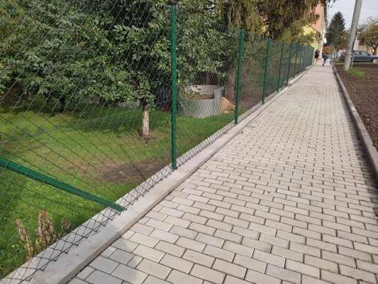 Finální stav chodníku - začátek října 2023