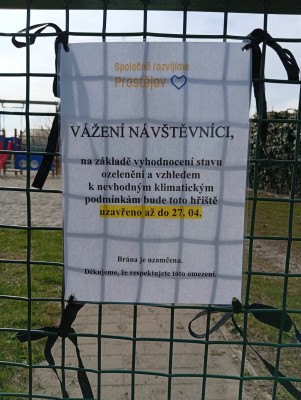 upozornění na uzavření hřiště do 27.4.2026