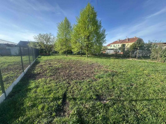 prostor pro rozšíření hřiště