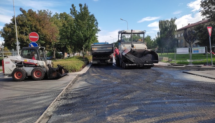 Oprava povrchu vozovky komunikace na ul. Janáčkova