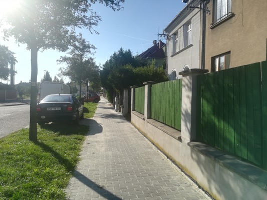 konec září 2023