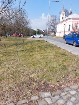 Plocha pro lilie - Žešov - podél chodníku