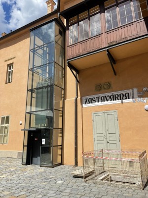 umístění studny na nádvoří zámku