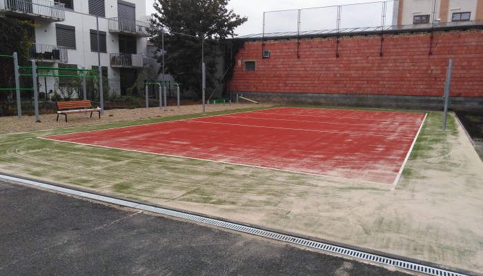 Rekonstrukce sportovního hřiště v areálu Střední odborné školy podnikání a obchodu