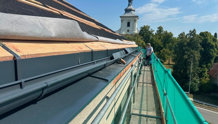 Rekonstrukce střechy ZŠ Majakovského