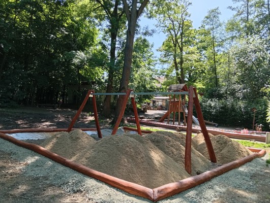 foto z 26. května 2026 - navážení dopadové plochy