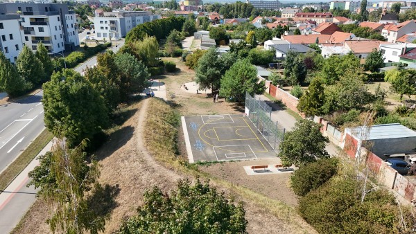 třetí dekáda srpna 2026