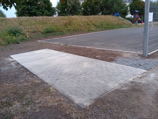 plocha pro umístění laviček