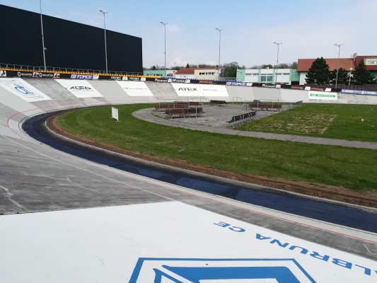 květen 2022