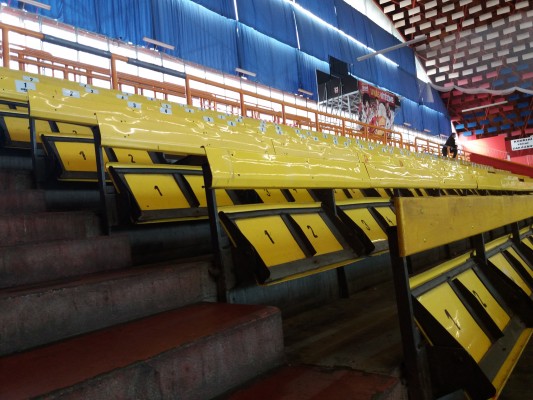 Zimní stadion - výměna sedaček, stupňů a kopilitů