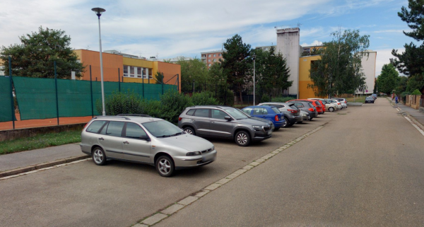 Vodorovné značení na parkovišti v ul. Fanderlíkova