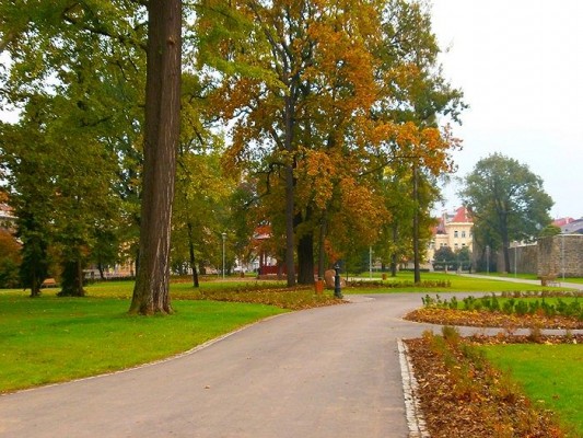 Venkovní posezení / posluchárna